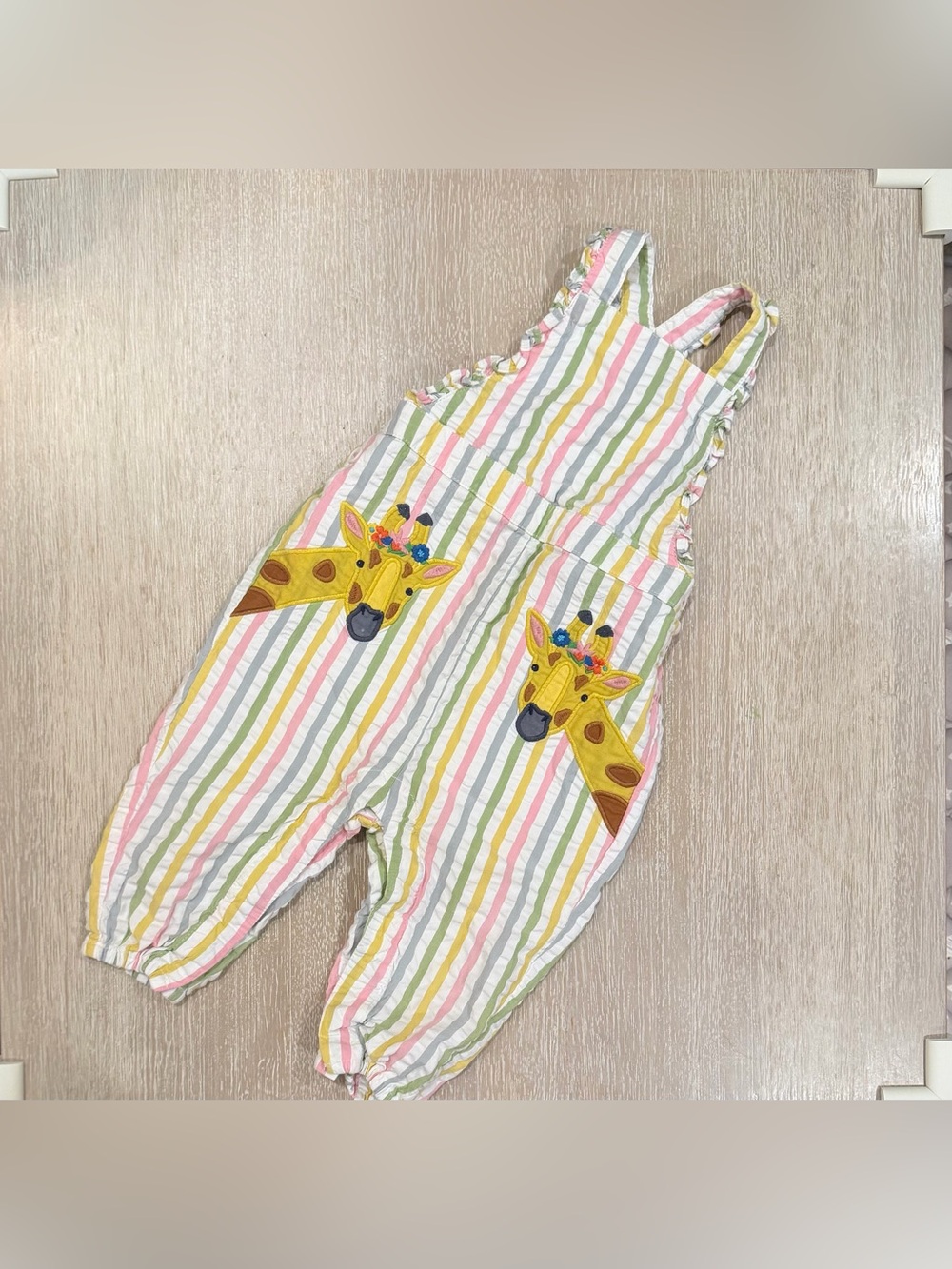 Baby Boden Seersucker Giraffe Appliqué Overalls size 9-12 months